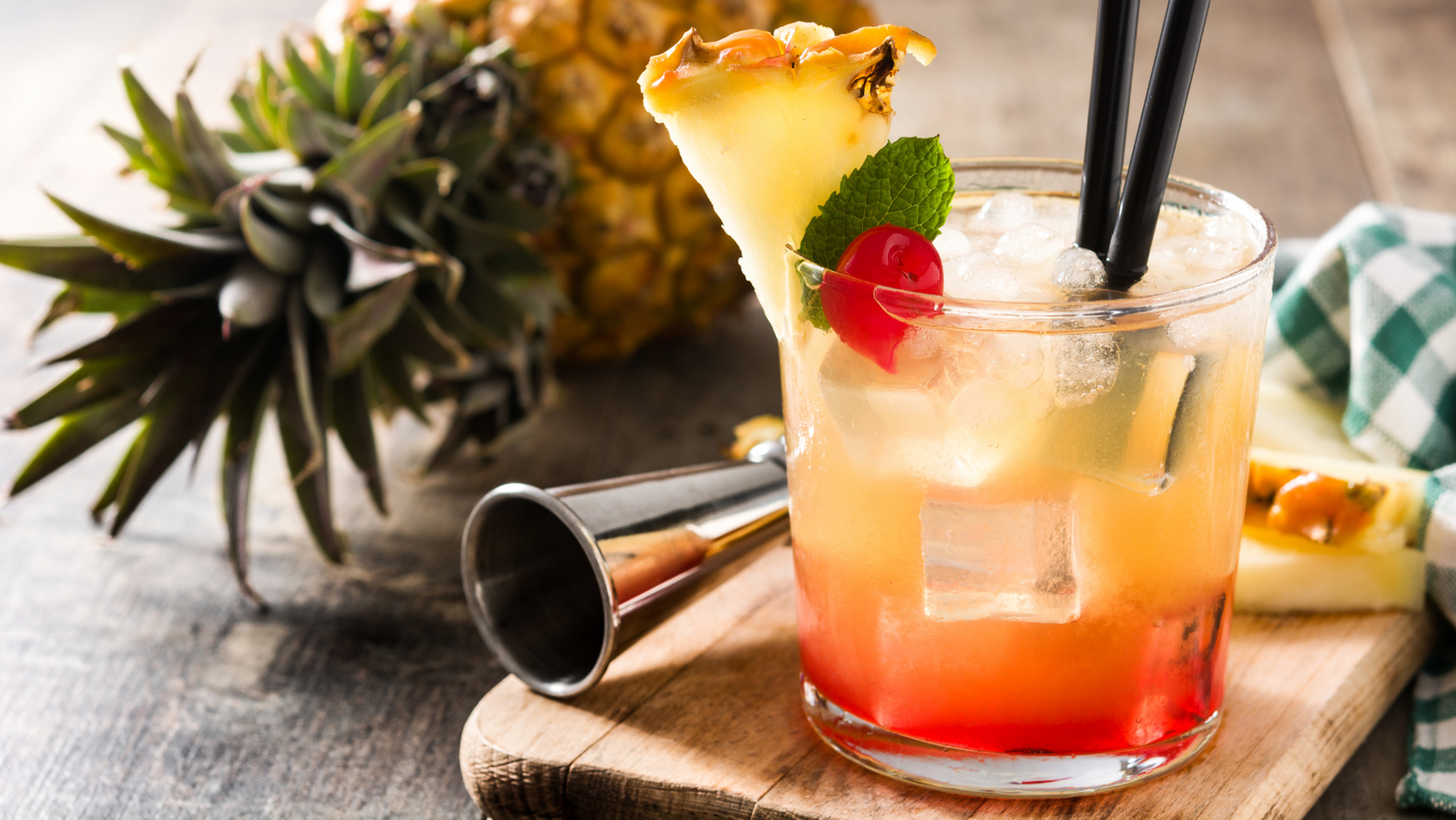 Mai Tai | Cocktail Recipe | Summer Cocktail | Rum Cocktail | Barrelling Tide Distillery 